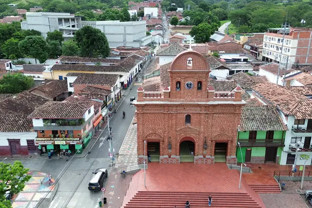 El templo y el centro de San Jerónimo desde el dron.